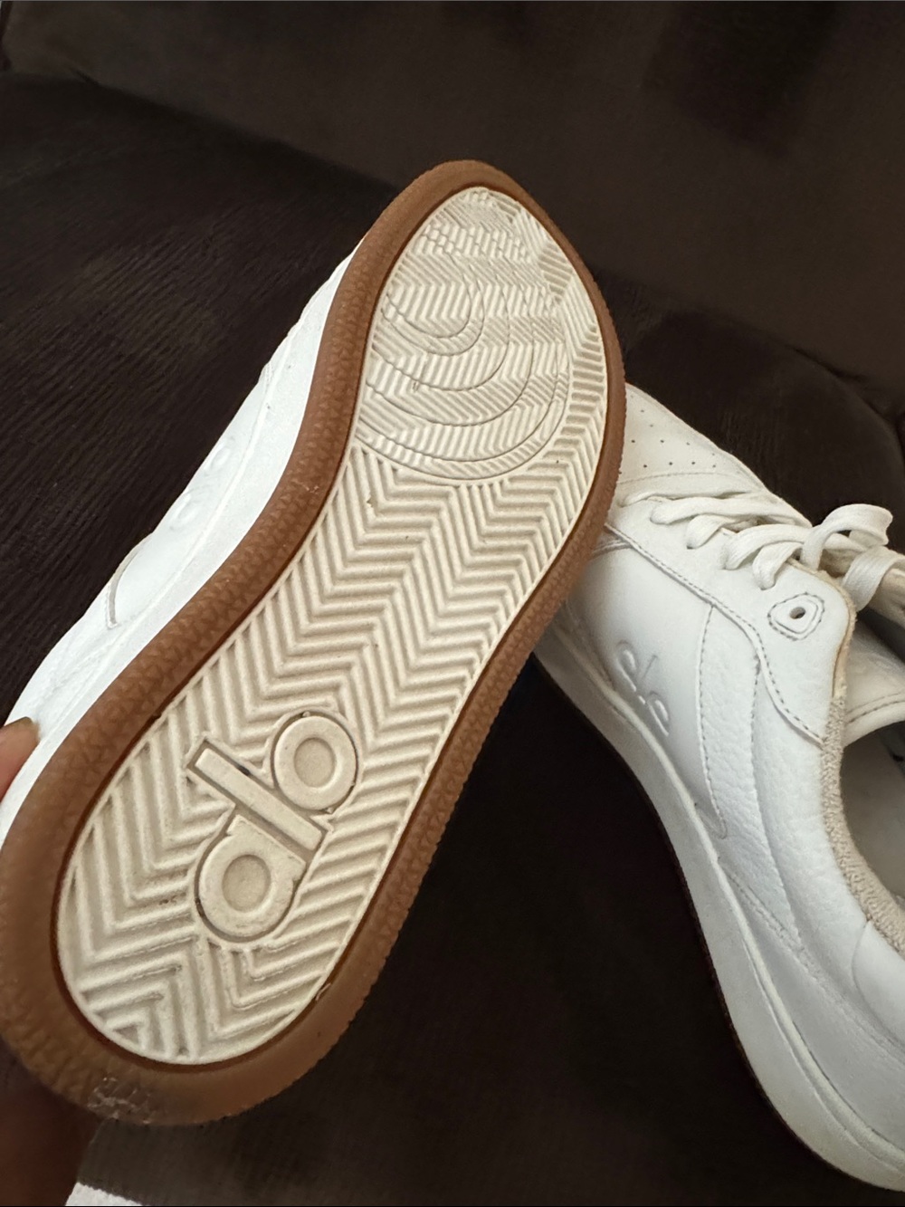 ALO Yoga White Women's Sneakers with Gum Sole - Picture 13 of 16